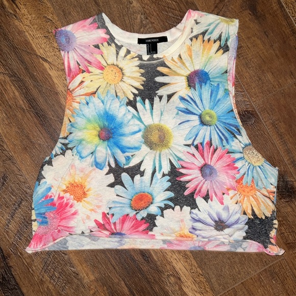 Forever 21 Tops - Forever 21 Flower Crop Top